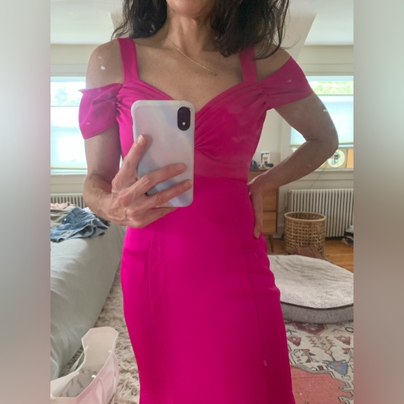 Brand new, never worn fuschia gown, size 0 - Picture 5 of 11